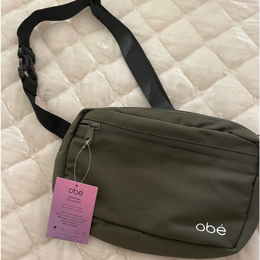 Obe fanny pack. NWT. color is olive green. Excellent condition.